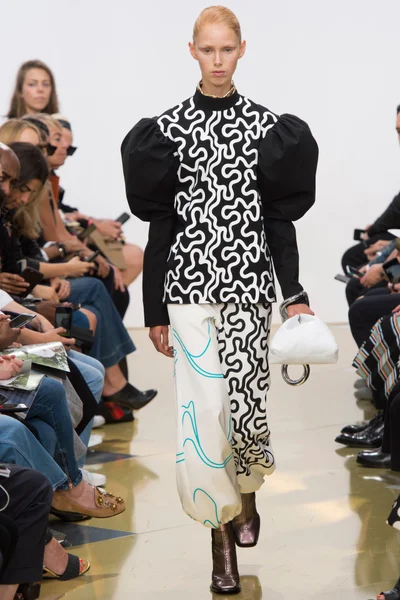 Look 9